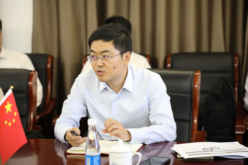 1716889624985631.jpg 老师特写2.jpg
