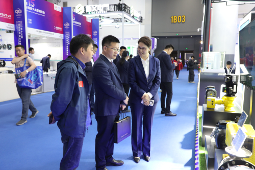 1743144833170006.jpg 协会领导参观.jpg