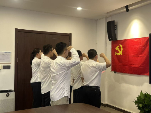 1783579168576387.jpg 入党宣誓1.jpg