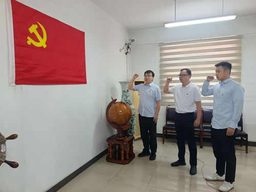 1783579196931285.jpg 入党宣誓2.jpg